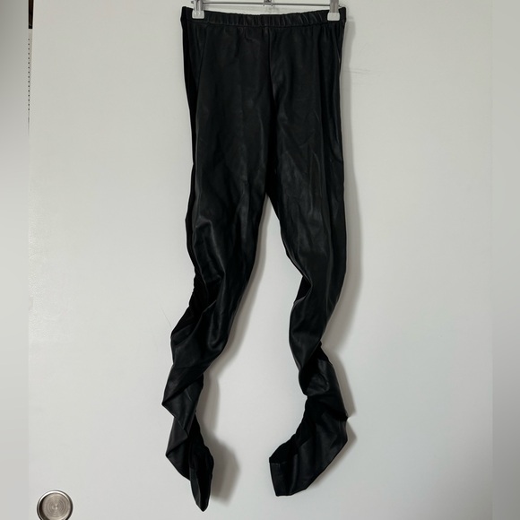 Planet Vegan Leather Sexy Leggings - Picture 5 of 13